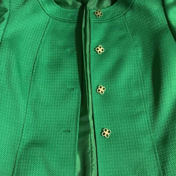 Green Tahari jacket. - Picture 3 of 6